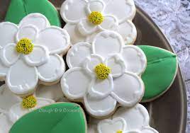 I Have Always Admired Magnolia Trees And The Blossoms They Don The Rich Glassy Leaves The Ginormou Flower Sugar Cookies Sugar Cookie Designs Spring Cookies