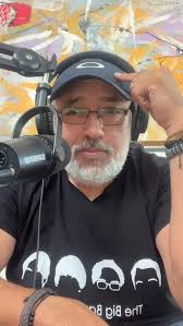 Sobre la cabina de la verdad, una instalación artística de Will Sylvester y Jim  Ricks.