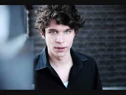 Davon überzeugt, dass nina linns akte gestohlen hat, bittet luzy delia darum, die akte von ihr zurück zu stehlen. Florian Prokop Felix Gaber Youtube