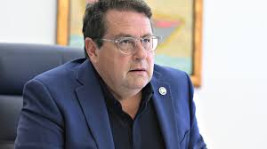 Québec va réduire de moitié les délais pour les évaluations  environnementales