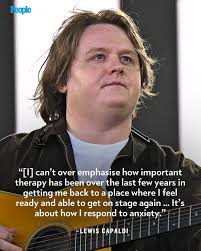 🔗: bit.ly/4lEPOKv Lewis Capaldi credits therapy to helping him "be a  musician again" amid struggles with anxiety and after being diagnosed with  Tourette's syndrome. 📷️: Getty