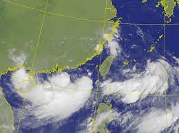 Compound of 颱 (violent wind) and 風 (wind). 5 Z1fp2vrm3kim
