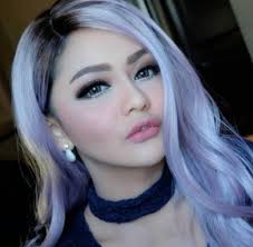 Mantap Berhijab, Simak Transformasi Jenita Janet dari Dulu hingga Kini