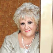 Mary Bogue's Instagram, Twitter & Facebook