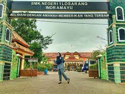 Smk negeri 1 losarang indramayu adalah sekolah yang dibangun oleh proyek oecf inp 21 jepang, berorientasi pada peningkatan sumber daya manusia yang memiliki unggulan kompetitif fan interpreneurship serta menerapkan sistem manajemen mutu iso 9001 : Kabupaten Indramayu On Twitter Smk N 1 Losarang Indramayu Ig Liaarsn