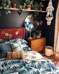 30 Bohemian Home Decor Ideas For A Boho Chic Space Living Room Decor Apartment Black Wallpaper Bedroom Bedroom Design