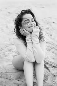 Le Jardin De La Mode Emilia Clarke By Lachlan Bailey For Wsj Magazine March 2014 Girl Crushes Fashion Sommer Schone Menschen