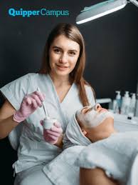 Dokter kulit dan klinik kecantikan di jakarta timur. Profesi Karier Ahli Kecantikan Aesthetician Tugas Hingga Gajinya 2021 Quipper Campus