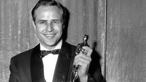 Old Hollywood: Looking Back At Classic Oscars Fashion - Everything Zoomer