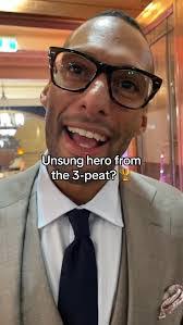 Joel Connelly's Instagram, Twitter & Facebook