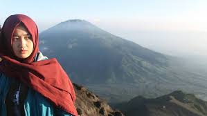 Tempat wisata di siantar atau pematang siantar paling populer yang wajib anda kunjungi. 5 Pendaki Cantik Indonesia Berhijab Cantiknya Bikin Adem Janganlupabahagia Com