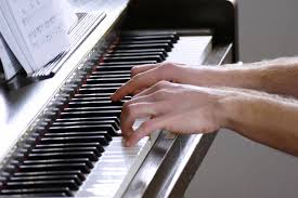 Wie alle fähigkeiten, die man von grund auf erlernt, erfordert auch immer mehr erwachsene wollen selbständig klavier spielen lernen. Klavier Lernen In Saalfeld