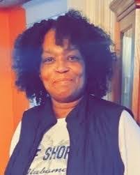 Amber Macklin's Instagram, Twitter & Facebook