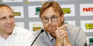 С восьми лет занимался в футбольной секции. Valerij Karpin Poka Eshe Osnovnye Igroki Ne Vpisyvayutsya V Igru Rostova Tak Chto O Molodyh Tem Bolee Rano Govorit