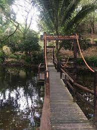 Don't mistake this zoo for the jungle trekking taman tumbina bintulu which is about 5 minutes walk away. Attractions Visit Sarawak