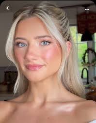 Traveling hair and makeup artist for Charleston