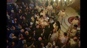 Ele trebuie respectate şi cultivate, căci prin aceasta întreţinem vii cultul morţilor şi pomenirea lor. Parastas De 7 Ani Pentru PÄrintele Teofil La MÄnÄstirea PangÄraÈi Youtube