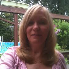 What are the best nail salons in this area for dipped nails?