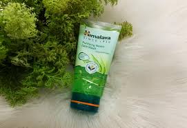Siapkan botol semprotan yang sudah dicuci bersih; Atiehilmi Com Malaysian Lifestyle Blogger 6 Langkah Penjagaan Kulit Wajah Dengan Rangkaian Produk Himalaya
