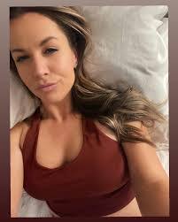 Abby Barratt's Instagram, Twitter & Facebook