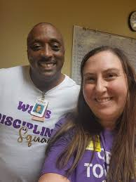 Look who I ran into today! Tom! سا L 문 ーーい MYSTERYA Yat GREE GREENPONND  UIKCAKS POND 金茶 원국 SI