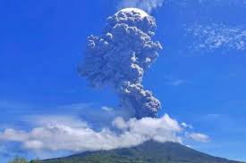 An explosive eruption has rocked la soufriere volcano on the eastern caribbean island of st. Indonesian Church Leads Aid Efforts For Volcano Victims Uca News