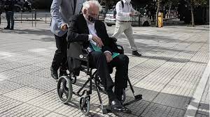 Την τελευταία του πνοή άφησε ο ακης τσοχατζόπουλος σε ηλικία 82 ετών. Akhs Tsoxatzopoylos Sto Nosokomeio Me Ektetamenes Katakliseis H Ellada Eidhseis