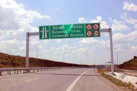 Cozile de maşini se întind şi pe 6 kilometri, punând la grea încercare nervii şoferilor. Dale Desprinse De Pe Autostrada Soarelui Traficul A Fost Deviat