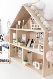 House Shaped Details For Girls Rooms 30 Girls Room Models House Shaped Beds And Ward En 2020 Avec Images Maison De Poupee En Bois Meubles Maison De Poupee Maison De Poupee