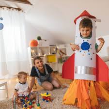 Io ci giocavo da piccolo. I 10 Giochi Da Fare In Casa Con I Bambini Di Tutte Le Eta Dalle Costruzioni Alle Scatole Magiche