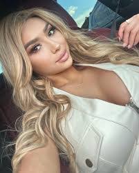 Justine Mendez's Instagram, Twitter & Facebook