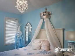 Turn Your Little Girl S Ordinary Bed Into A Disney Princess Bed Dream Bedrooms Frozen Girls Bedroom Frozen Room Frozen Theme Room
