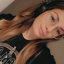 Stream Melanie Duis music