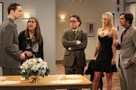 The big bang theory started off slowly in the ratings, failing to make the top 50 in its first season (ranking 68th), and ranking 40th in its second season. The Big Bang Theory Ratsel Wir Wagen Den Losungsversuch Tv Spielfilm