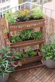 Die Besten Pflanzgef E F R Den Selbstversorger Balkon Garten Fr Ulein Der Garten Blog Fashion Fas In 2020 Small Balcony Garden Balcony Plants Backyard Decor
