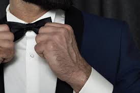 Poignet à boutons de manchette. Comment Porter La Chemise A Col Casse Conseils Styles Father And Sons