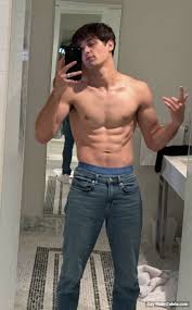 Asher Angel Shows Naked Muscle Torso - Gay-Male-Celebs.com