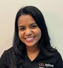 Christina Mote's Instagram, Twitter & Facebook