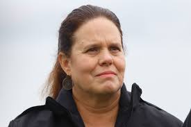 Antes de revisión del TC: Ministra Fernández declara ante fiscal por  compraventa de casa de Allende