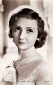 1900: 55 Women Born in the Year 1900, living to 1990s.