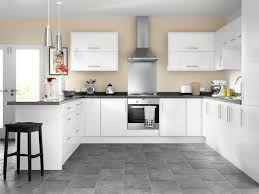 White Gloss Cabinets And Black Countertop White Gloss Kitchen Kitchen Fittings Kitchen Design