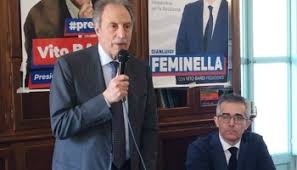 Gianluigi paragone, senatore ex m5s e oggi nel gruppo misto, presenterà a breve il suo nuovo partito. Il Senatore Gianluigi Paragone A Maratea