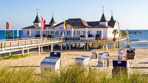 Situated in the baltic sea, the island's 172 square miles are split between germany (144 square miles) and poland (28 square miles). Heringsdorf Bansin Ahlbeck Usedoms Kaiserbader Ndr De Ratgeber Reise Inseln