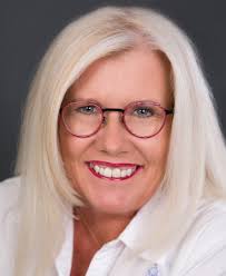 LINA DESCHENES real estate broker in Lévis