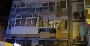 İzmi̇r'in bayraklı i̇lçesinde, bir müteahhidin arazisinde 3 yıl. Izmir Son Dakika Cinayet Karabaglar Da Babasini 25 Yerinden Bicaklayip Oldurdu