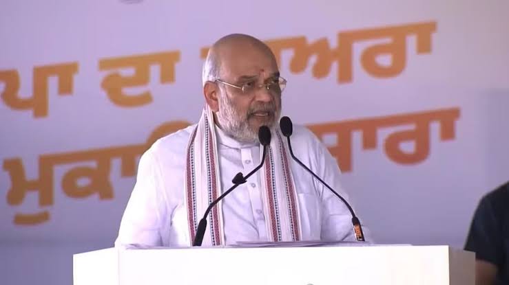पाकिस्तान में न्याय का निकला जनाजा, एक बैरियर हटाने पर मानवाधिकार दंपति को 10 साल की जेल