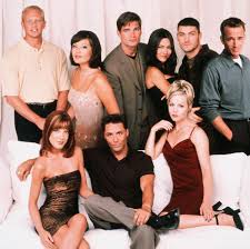 Beverly hills, 90210 made its debut on october 4, 1990, but it was far from an overnight success. Bh90210 Reboot Von Beverly Hills 90210 Die Gagen Der Schauspieler Uberraschen Augsburger Allgemeine