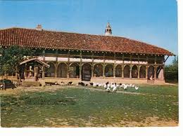 Ferme Bressane Avec Cheminee Sarrasine Auvergne Bressane Rhone
