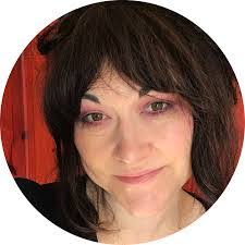 Sarah Rutter's Instagram, Twitter & Facebook