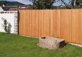 Sichtschutz Larche Mit Abdeckleiste Aus Aluminium Sichtschutzwande Windschutz Sichtschutzzaun Holz